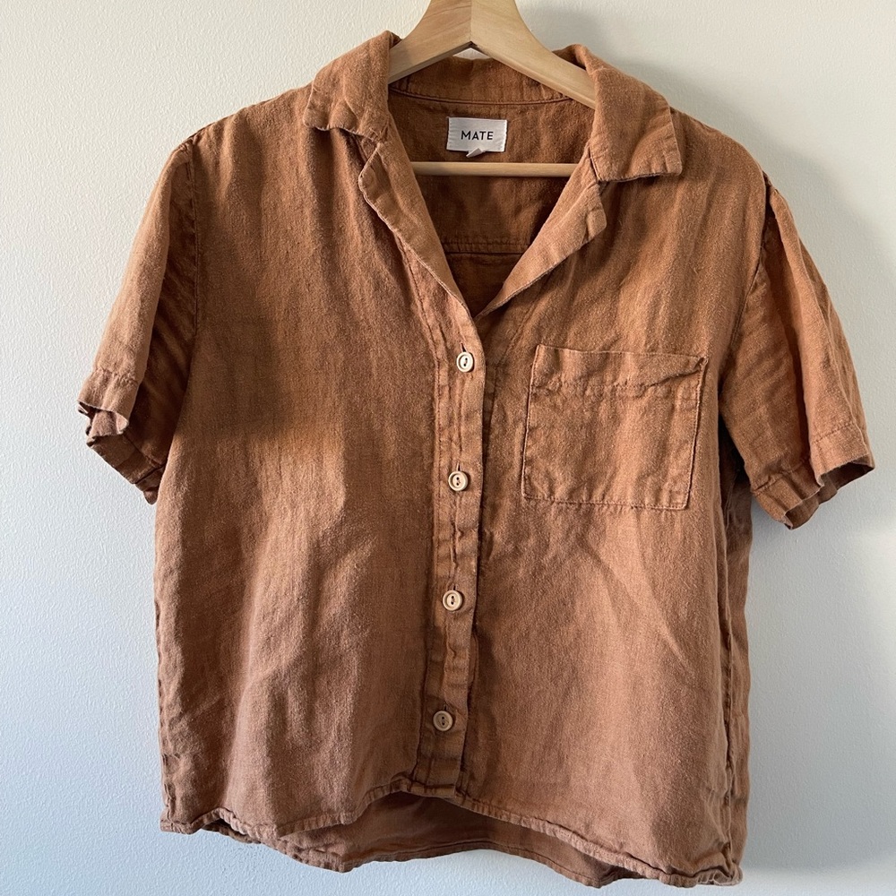 MATE 100% Linen camel color button down sleeve shirt | Size Medium